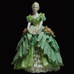 レースドール「緑のドレスを着た婦人」